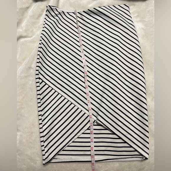 Zara skirt - Picture 4 of 4